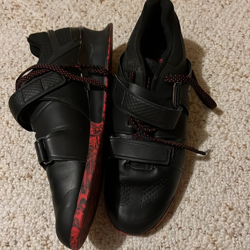 Reebok Legacy Lifter shoes - size 11